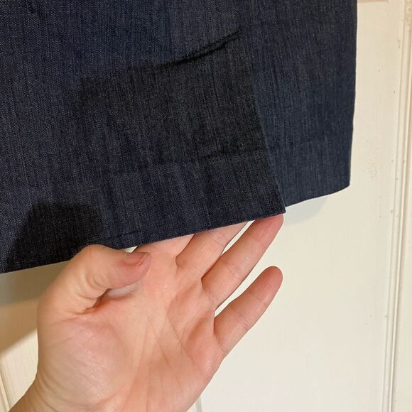 Loft, jean skirt, two slits in the back, dark wash, excellent condition, size 8P - Picture 5 of 7